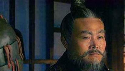 得罪邻居丢皇位,这两个历史故事告诉你出来混,迟早要还的