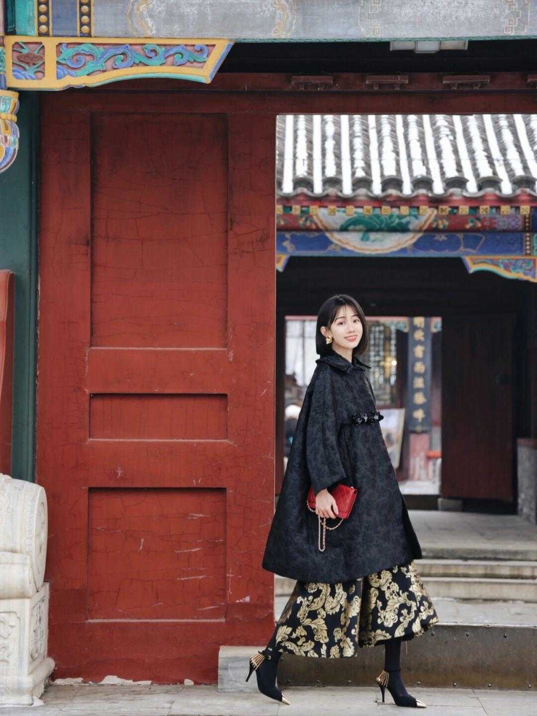 鎏金 今年流行“烫金元素”,个性时髦又有气场,普通人也能穿出高级感