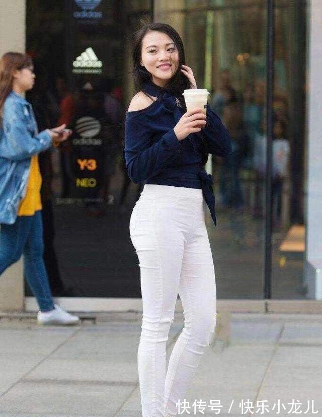 高跟鞋 打底裤的打扮开启时尚模式，带来精致的风格，好看不挑人