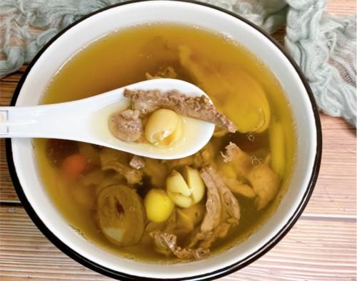 简单|冬季进补,少吃猪肉多喝此汤,简单易学,气血足了,脸色更红润