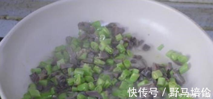 威力|男童气管被“胶”堵住,学校门口的“美味”,威力堪比“寄生虫”