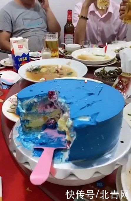 检疫|网红蛋糕吃完牙变蓝！当事人：用手摸了一下奶油，颜色就洗不掉了