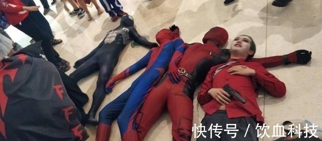 金木研|新人第一次出cos,都容易出哪些糗事西服金木真尴尬!