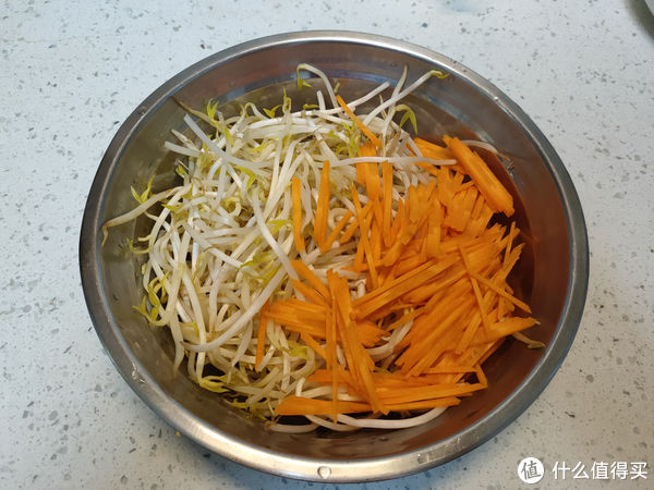 炒面条好吃有技巧，掌握三个诀窍，面条不粘不坨、劲道爽滑