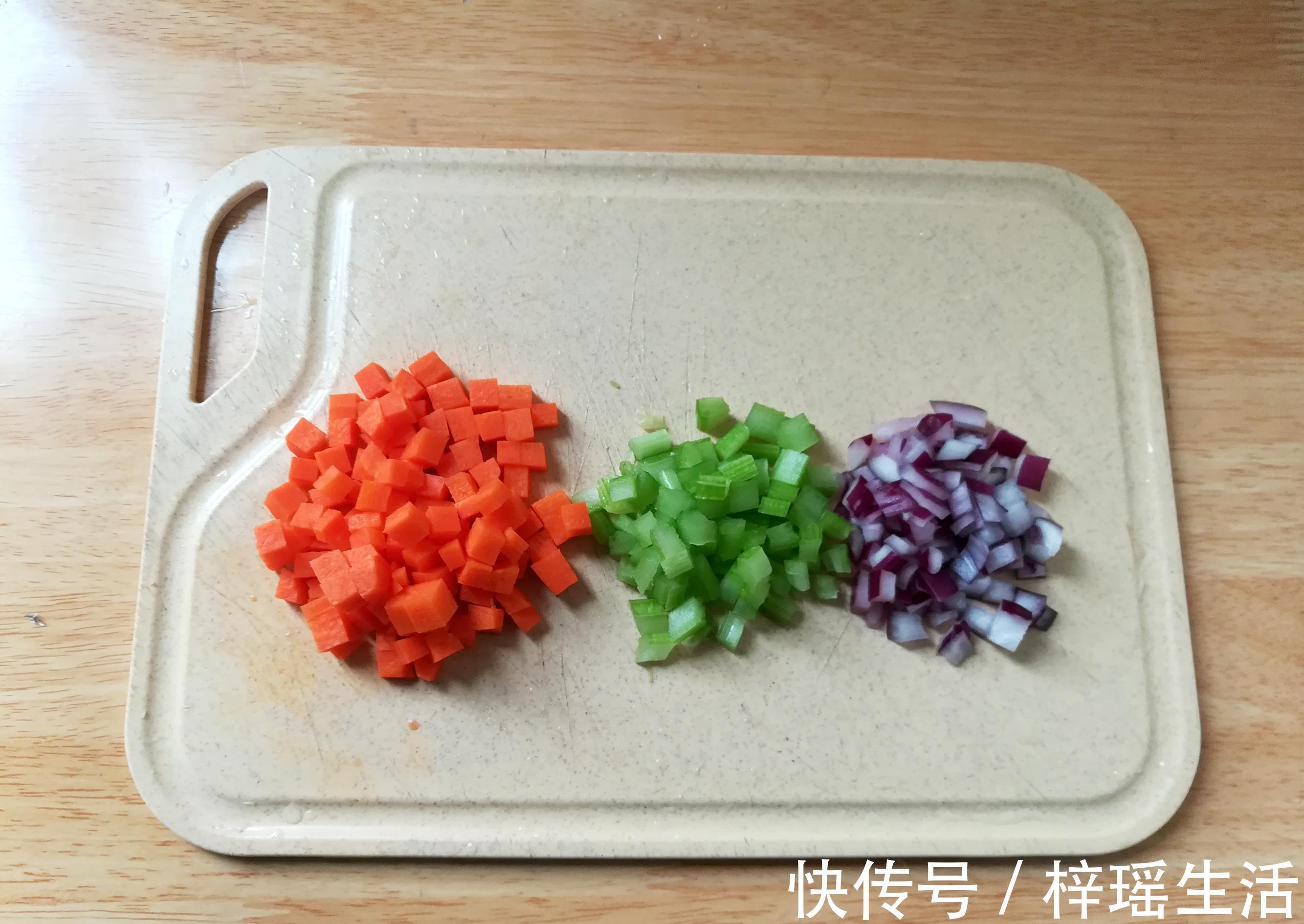 西芹|给高中生做早餐，食材简单营养足，网友：这才是真正的好早餐
