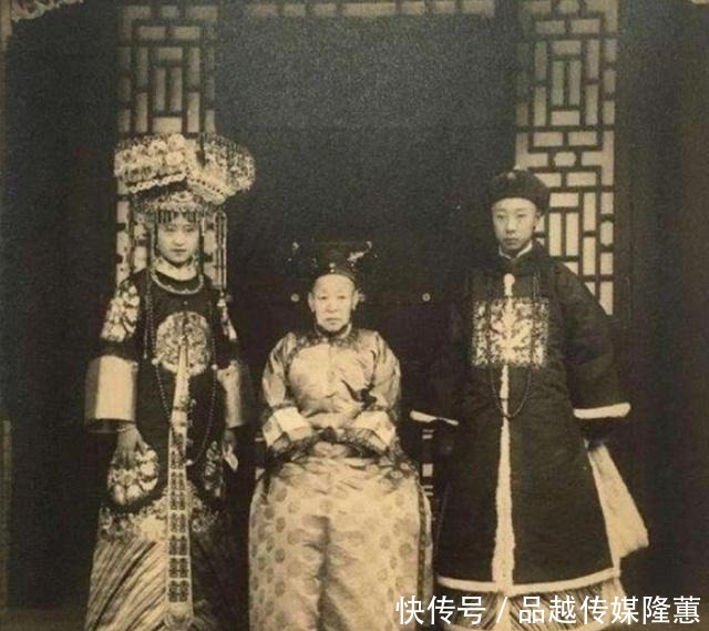 格格|镜头下:晚清皇后妃子和格格们真容,还真的是苦了光绪皇帝了