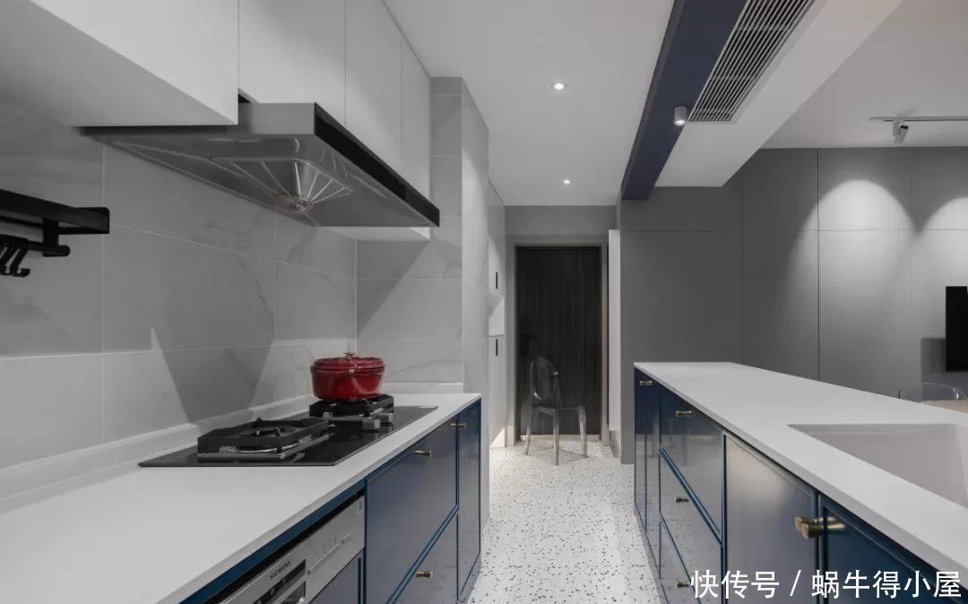 空间|96㎡摩登个性小户型，这样的隐形门设计，还真是头一次见！
