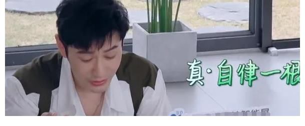 黄晓明“暴饮暴食”大口吃火锅，宁静的做法才是真减肥