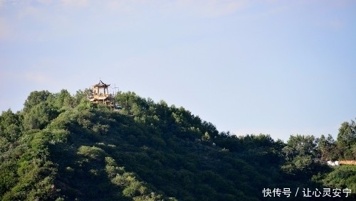 云顶山|烂泥沟，云顶山，步行栈道上的蓝天白云