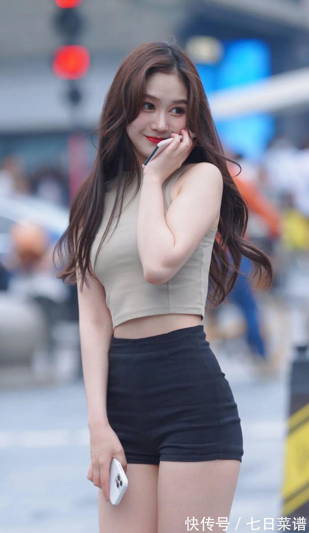 清新|清凉舒适的搭配，针织衫配牛仔短裤，清新素雅又美丽大方