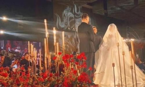 当初被好声音淘汰，却意外嫁给爱奇艺总裁的女歌手，如今怎样了？