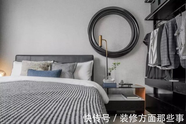 客厅|120平现代风格装修,一进门就被迷住了,客厅地毯很有特色