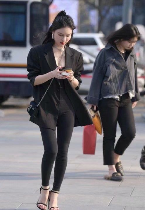 温柔魅力的小姐姐，轮廓性感分明，让人心动的感觉