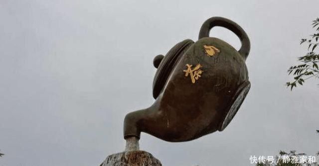 中年|悬空的大茶壶不停流水，引众游客好奇观望，原来是这个原理！