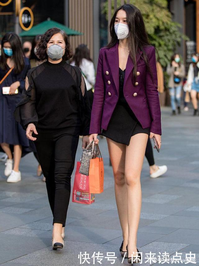 风衣外套不“受宠”了,今秋流行“小西装”,时尚潮人都在穿