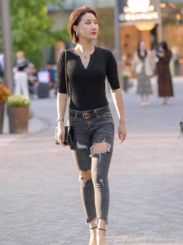 婴儿肥不能正常穿搭，吊儿郎当或许可以有修身效果！