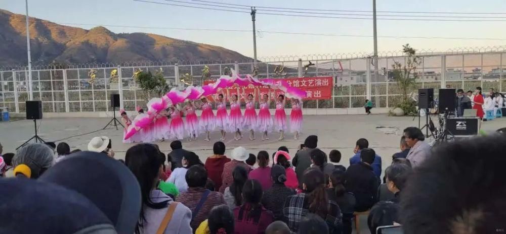  家门口|送戏下乡，让群众在家门口乐享“文化大餐”！