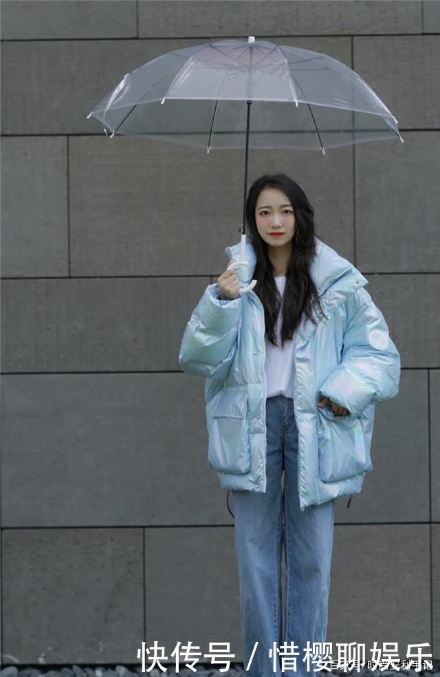 穿羽绒服时,挑对颜色是关键,建议多穿这几种“流行色”,特好看