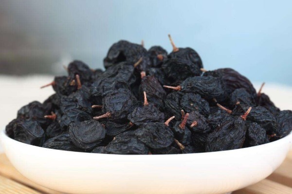 葡萄干吃对了，效果堪比“冬虫夏草”，葡萄干的4种正确吃法！