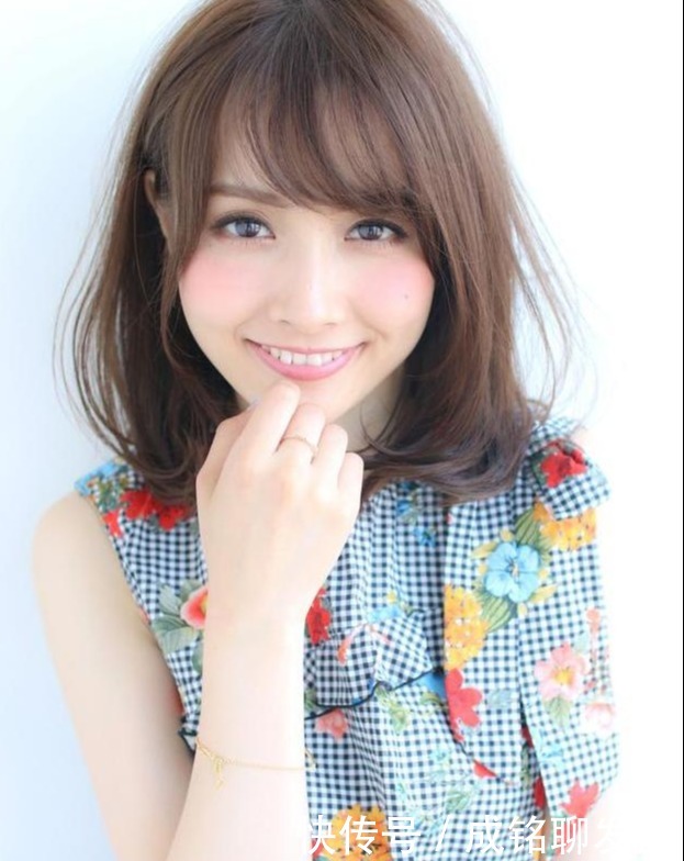 10款适合圆脸的中卷发,软弹柔卷时尚减龄,空气刘海显小又瘦脸