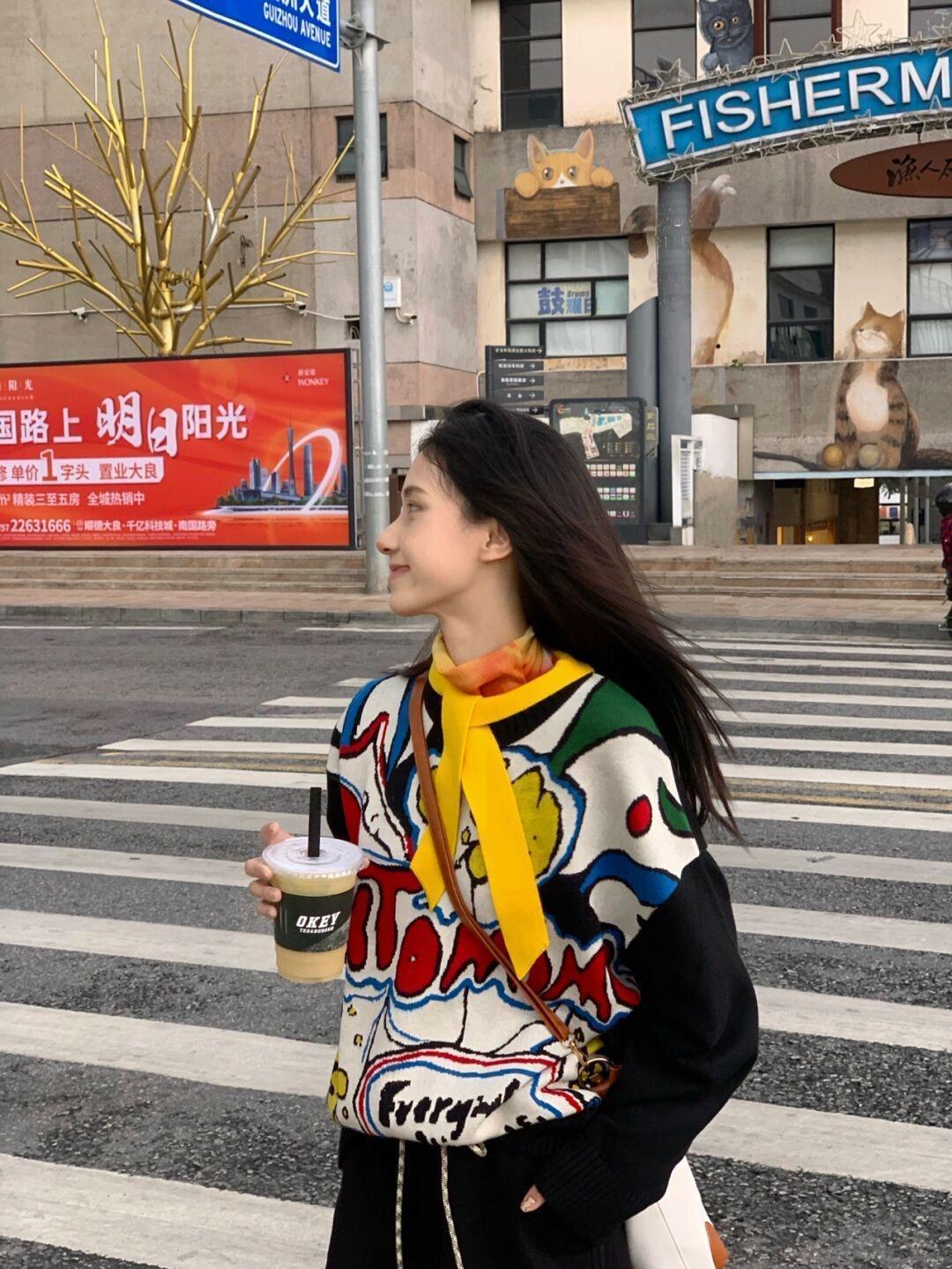 卡通 秋冬想要穿得俏皮又可爱?一定不能错过这件卡通针织衫!