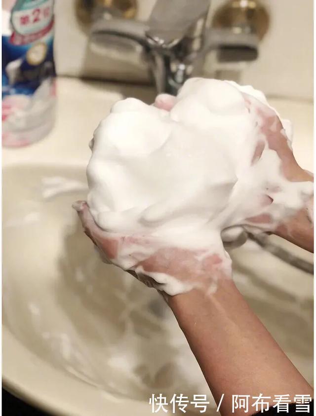 身体乳|鸡皮不敢露?其实不止你们,明星也有鸡皮肤