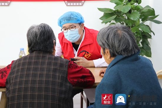志愿者们|老人不动专家动！岚山区人民医院全力为老年人健康护航！