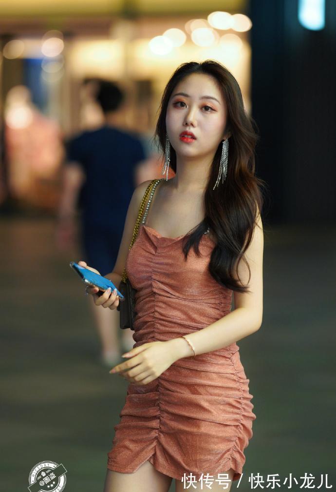 百褶裙 连衣裙既美又显身材,让造型气场翻倍,更加雅致