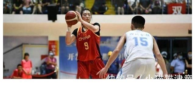 李月汝|中国女篮热身赛首战告负!双塔35+12大爆发 李梦10+6 许利民很满意