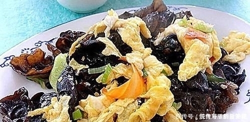 中薪|鸡蛋和此物一起炒,常吃健脑益智,排出毒素,孩子脑瓜子更聪明
