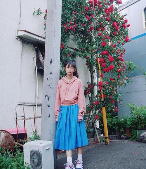 初恋女友|157cm萌妹成新晋初恋女友,小个子也有惊艳穿搭?全靠逆天比例