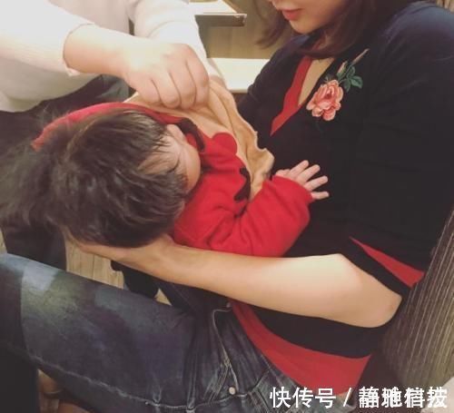 不良习惯|宝妈有话说,5岁男孩“癖好”太特殊,喜欢摸妈妈这个地方,爸爸看不下去