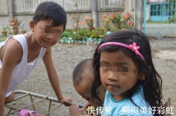 爸爸|儿子问妈妈“爸爸的挖机有胡子为啥我没有?”老婆直接懵逼晕倒了