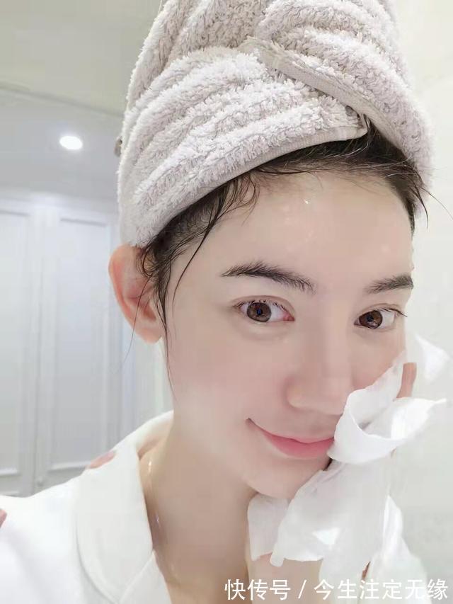 护肤品 女人上了年龄,护肤时做到3要3不要,你能做到几个