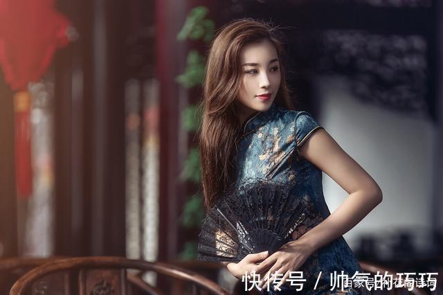 北斗望京华#嵌句·七言绝句(十首)粉妆涤尽随秋水,荒冢虫鸣雨打沙