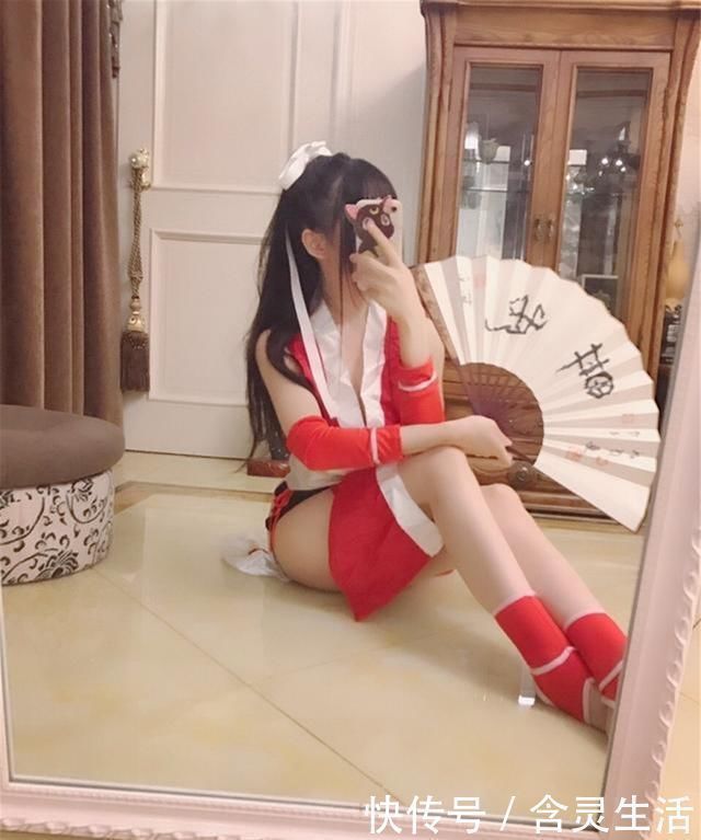 女神|同样是cos,蔡萝莉假清纯,腐团儿很性感,看到沫子这才是真女神