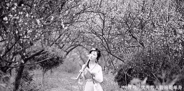 落花#黛玉对落花尚存怜惜之情,为何晴雯死后,黛玉却表现得很冷漠?