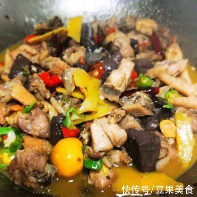 私房炖鸡，要的就是这个家常口儿