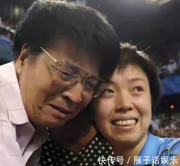 伏明霞|张怡宁与伏明霞,不同领域的世界冠军,为什么都选择嫁给“老头”