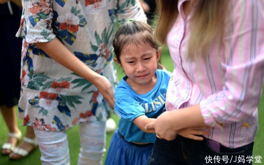 从业|从业多年幼儿园老师：第一天上学不哭的孩子，家庭多半是这样的