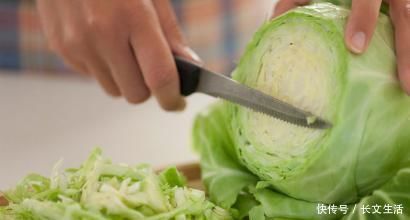 专家说:癌症最怕以下3种食物,吃点碱性食材,远离癌症