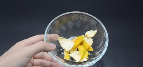 橘子皮放到白醋里泡一泡,真是厉害,一年能省几百元,都学学吧