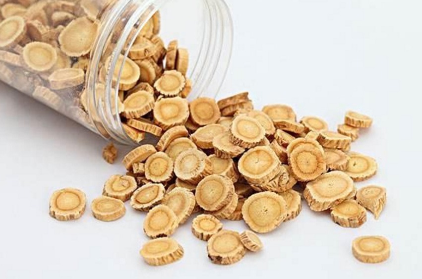 当归|4种药材和黄芪一起泡水喝，不仅能补血祛湿，肝肾也要感谢你