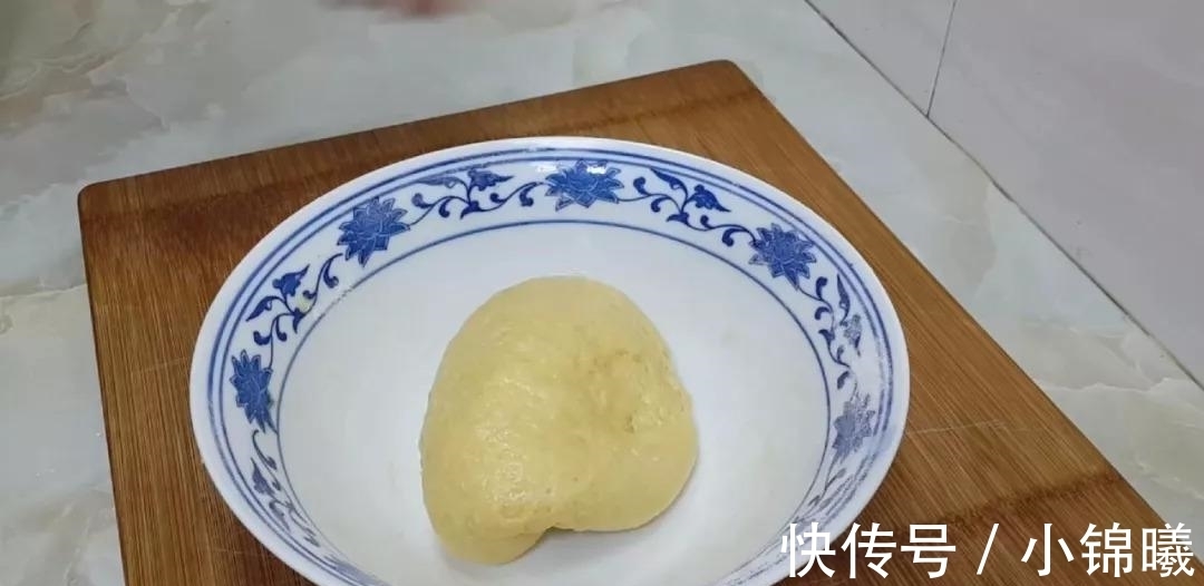 面团|1斤面粉, 4个紫薯, 不用一滴水, 平底锅做的小面包, 边吃边流口水