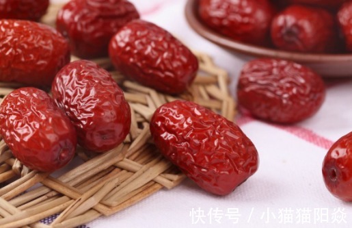 红枣|红枣加它泡在一起,睡前喝一杯,湿气没了,气血好了,赶走大肚腩