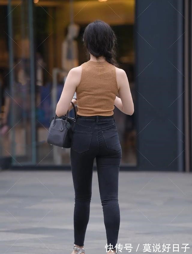 一角度 40岁女人注重打扮,用穿衣弥补身材“发福”,120斤又能怎样!