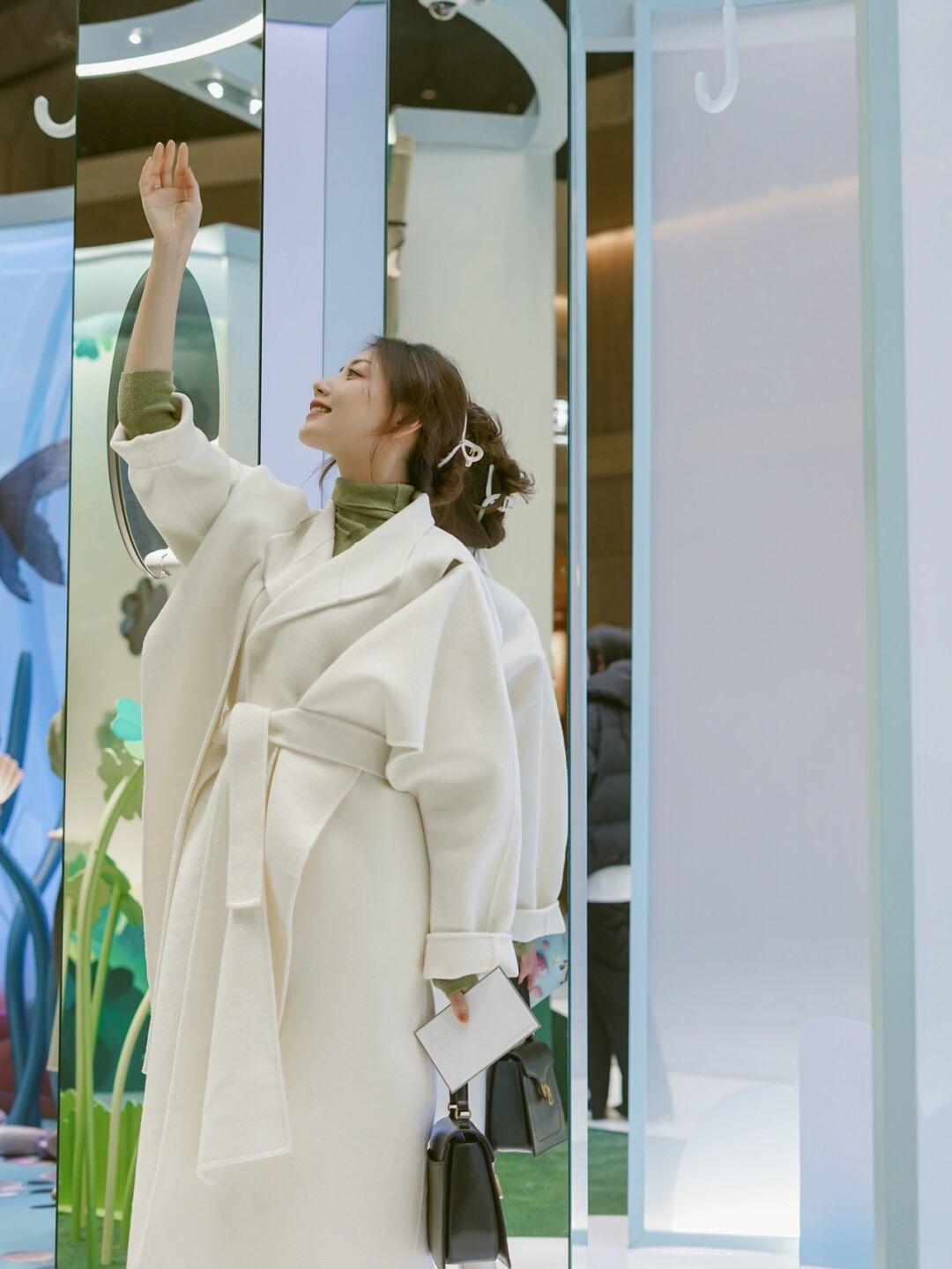 博主 这些才是“大衣”的高级穿法,简约大方又显气质,精致时髦