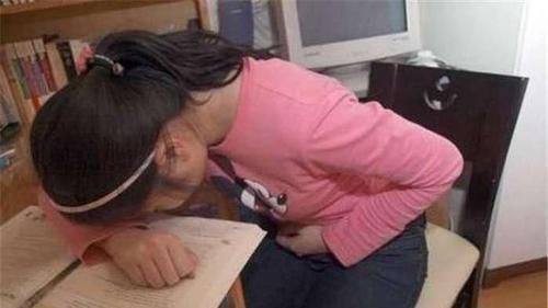 石子|6岁女孩肚子疼,却说里面养了“宝贝”,送医检查后妈妈红了眼眶