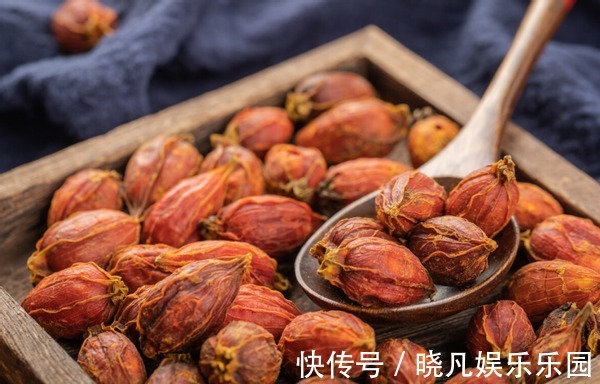 降尿酸|一种食物是“降酸王”,隔三差五吃一回,降尿酸,痛风悄悄好了