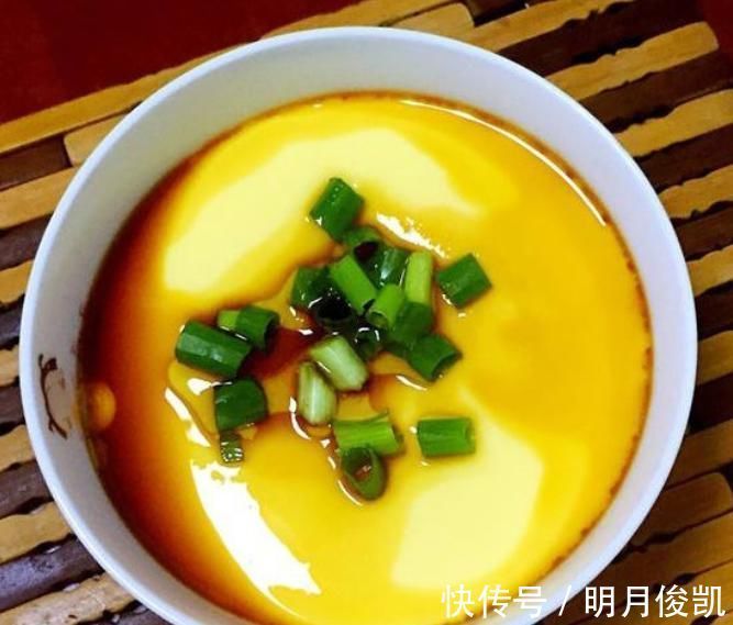 蒸鸡蛋羹，直接加水就错了！参考4要点，细嫩光滑，入口即化